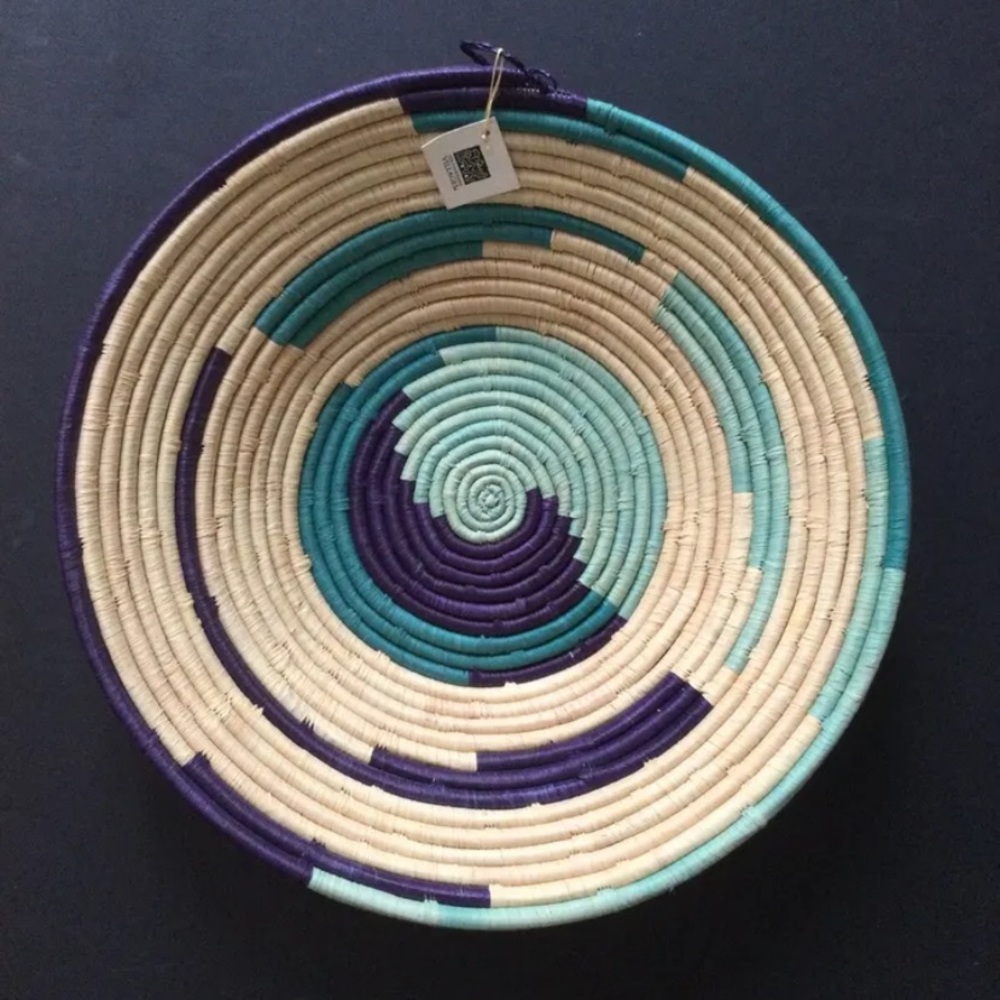 New!Ten Thousand Villages Basket Woven Raffia , Made In Uganda